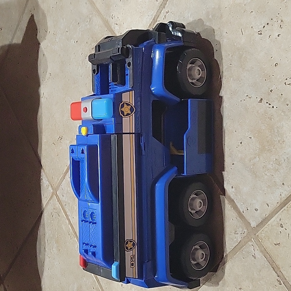 Paw Patrol Ultimate Crusier with Lights & Sirens